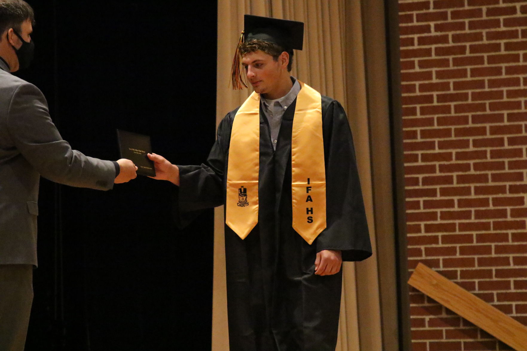 IFA_Grad1805.JPG